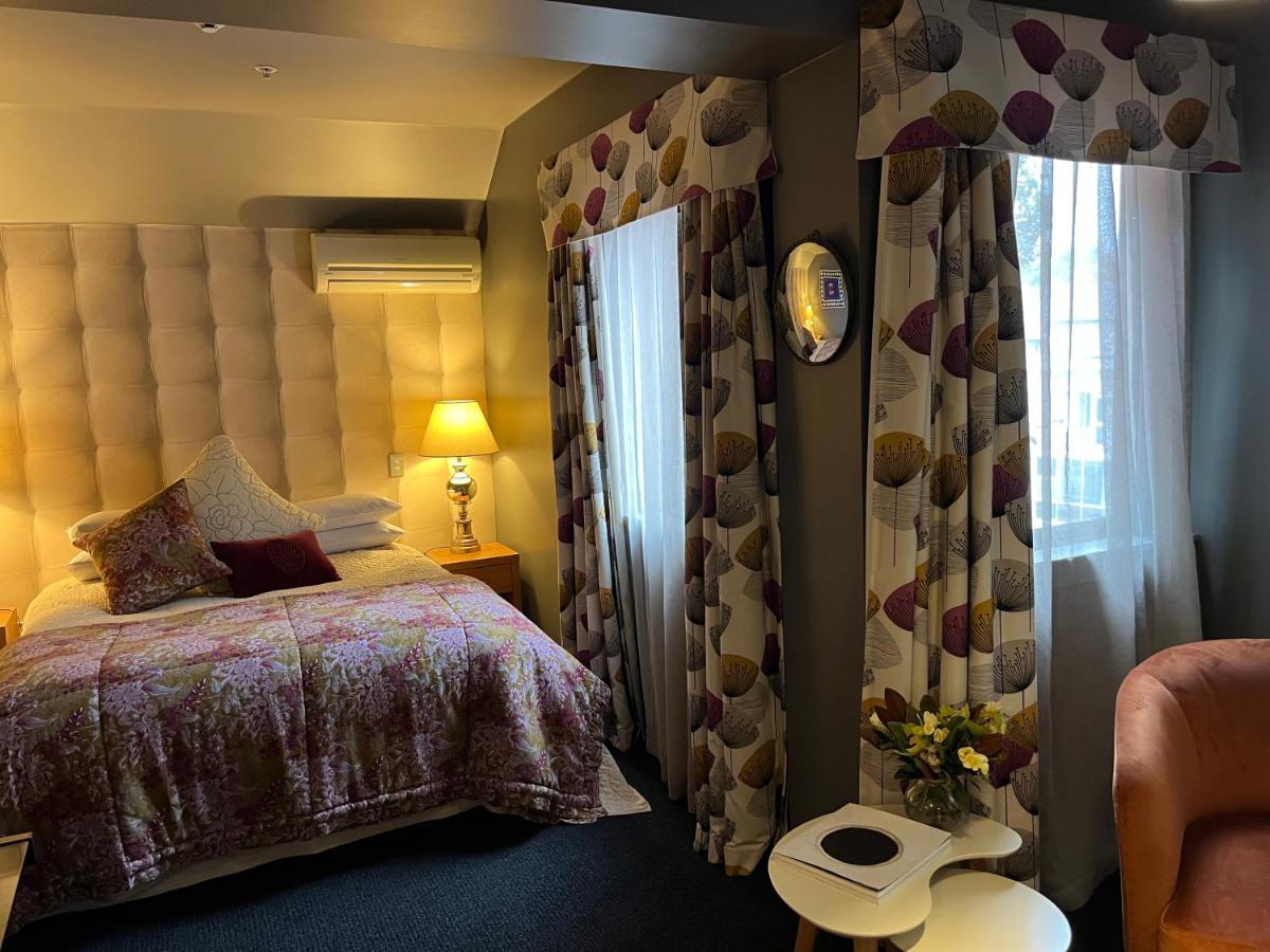Nice Hotel นิวพลีมัธ ภายนอก รูปภาพ