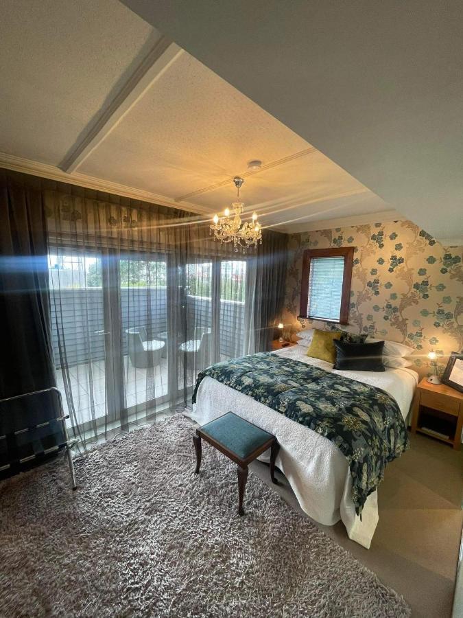 Nice Hotel นิวพลีมัธ ภายนอก รูปภาพ