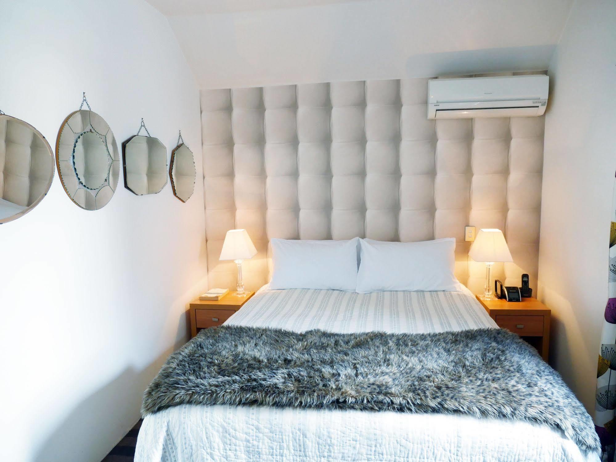 Nice Hotel นิวพลีมัธ ภายนอก รูปภาพ